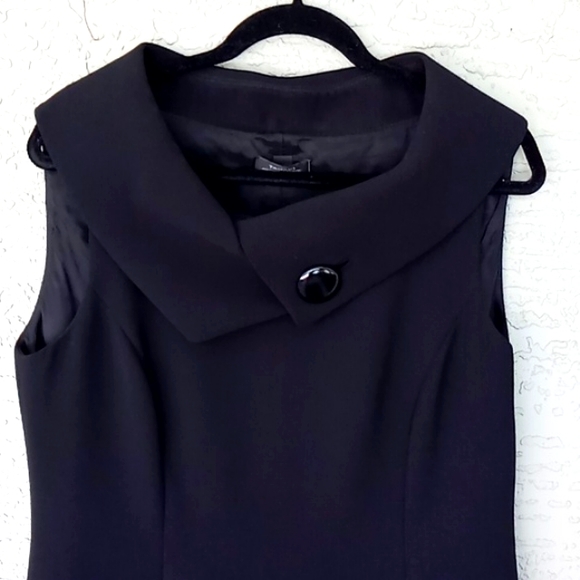 Tahari ASL Envelope Collar Women's Black Sheath Dress With Big Button Size 12P - Picture 2 of 11